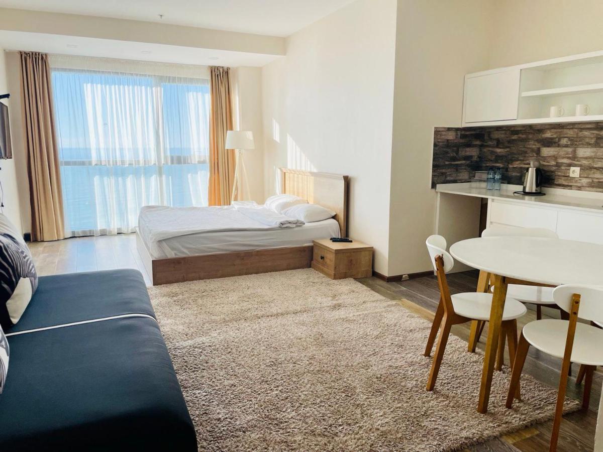 Balmaral Apart Hotel Batumi Eksteriør bilde