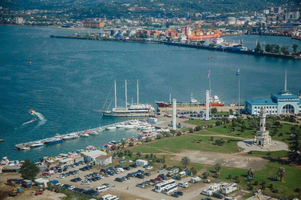 Balmaral Apart Hotel Batumi Eksteriør bilde